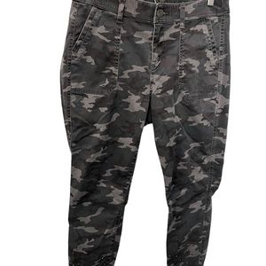 LANE BRYANT CAMO GRAY CARGO STUDDED PANTS SIZE 12
